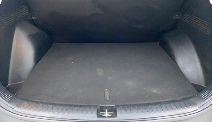 2019 KIA SELTOS HTK 1.5 PETROL, Petrol, Manual, 26,009 km, Boot Inside