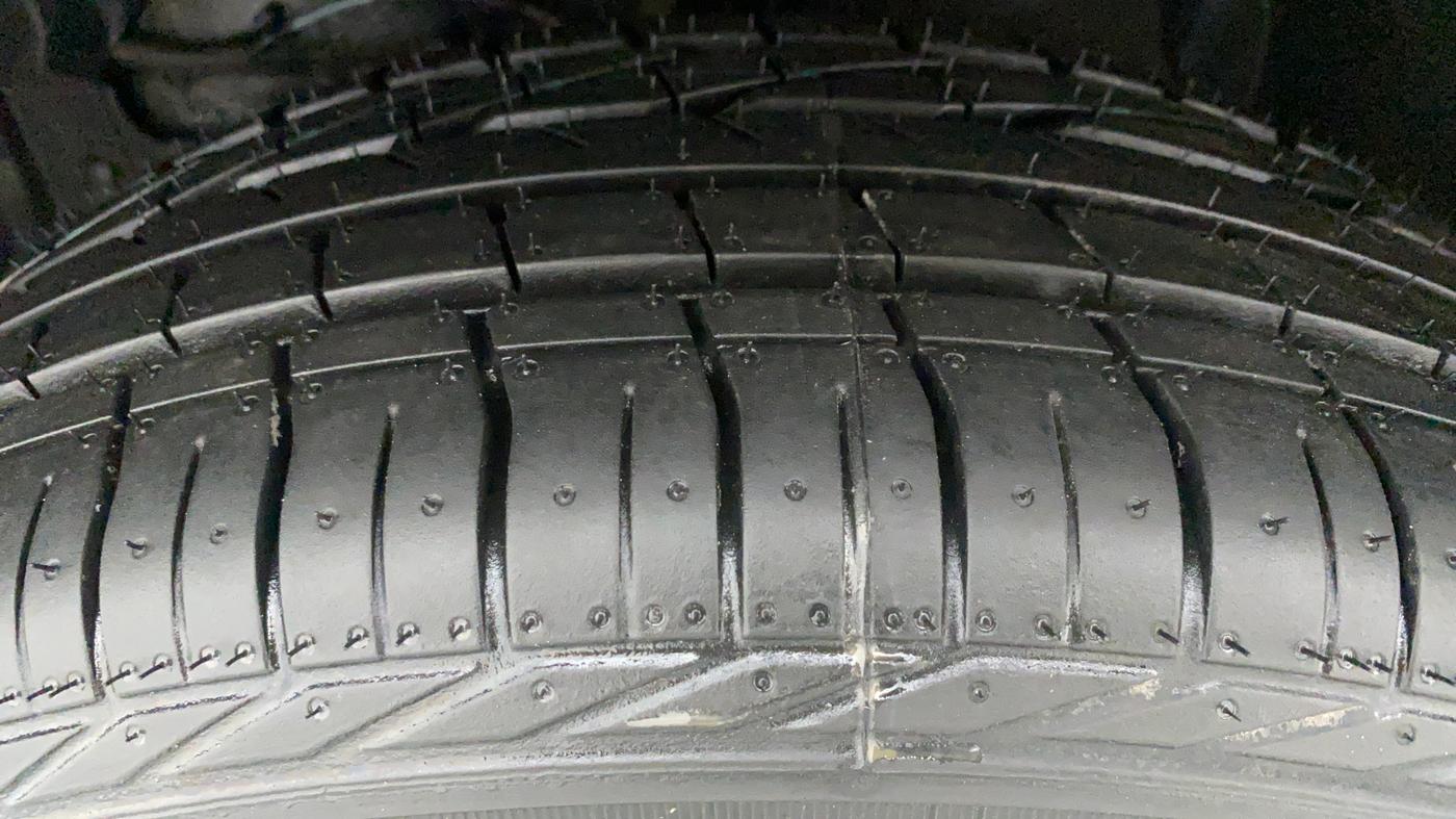2019 Maruti Vitara Brezza ZDI, Diesel, Manual, 48,414 km, Left Front Tyre Tread
