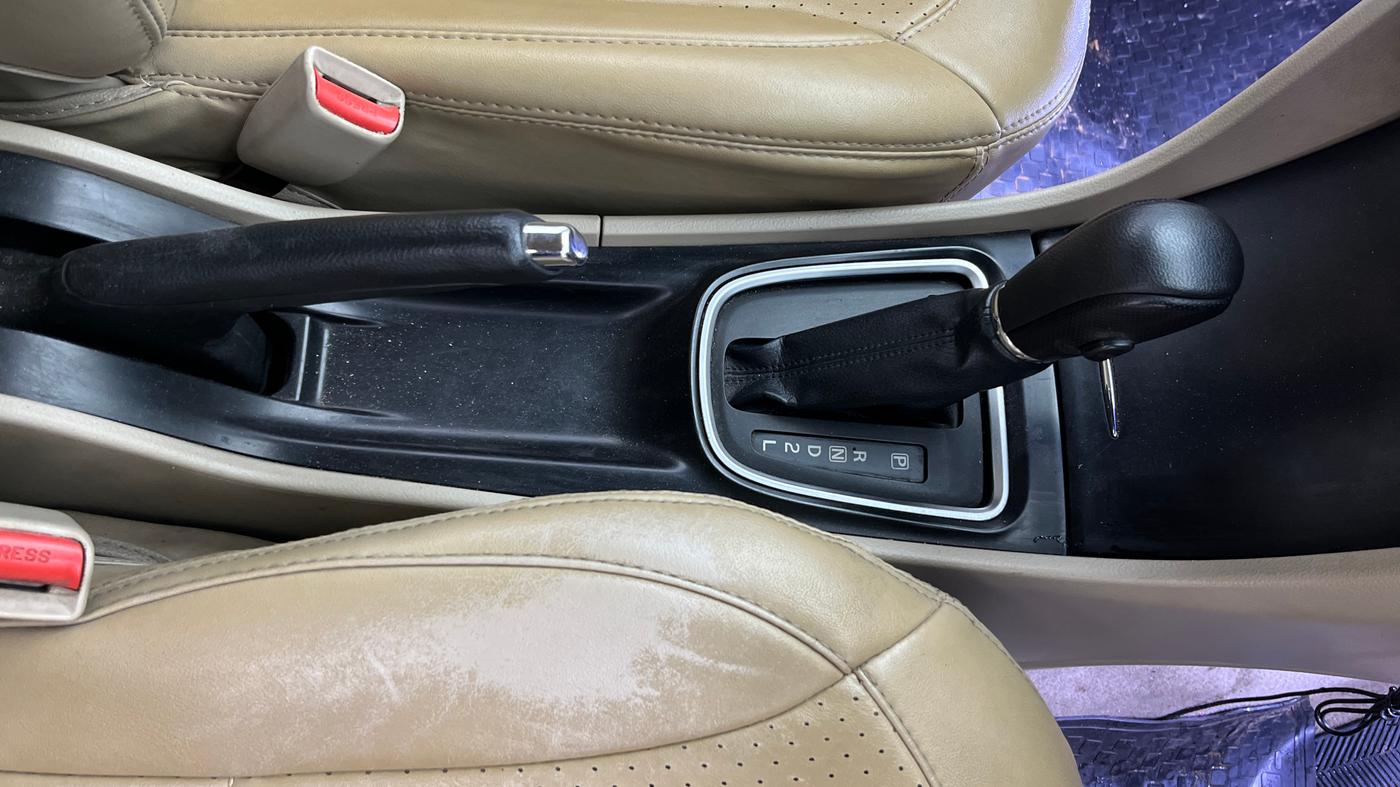2016 Maruti Ciaz VXI+AT, Petrol, Automatic, 45,750 km, Gear Lever