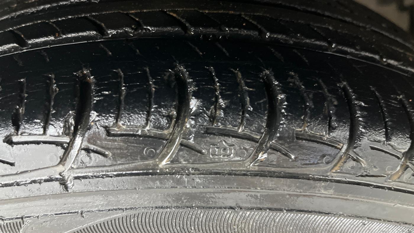 2016 Maruti Ciaz VXI+AT, Petrol, Automatic, 45,750 km, Right Front Tyre Tread