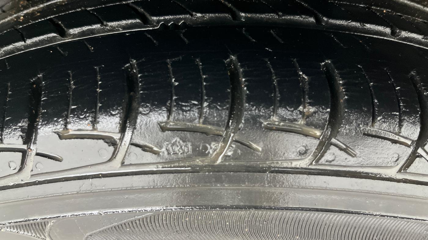 2016 Maruti Ciaz VXI+AT, Petrol, Automatic, 45,750 km, Left Rear Tyre Tread