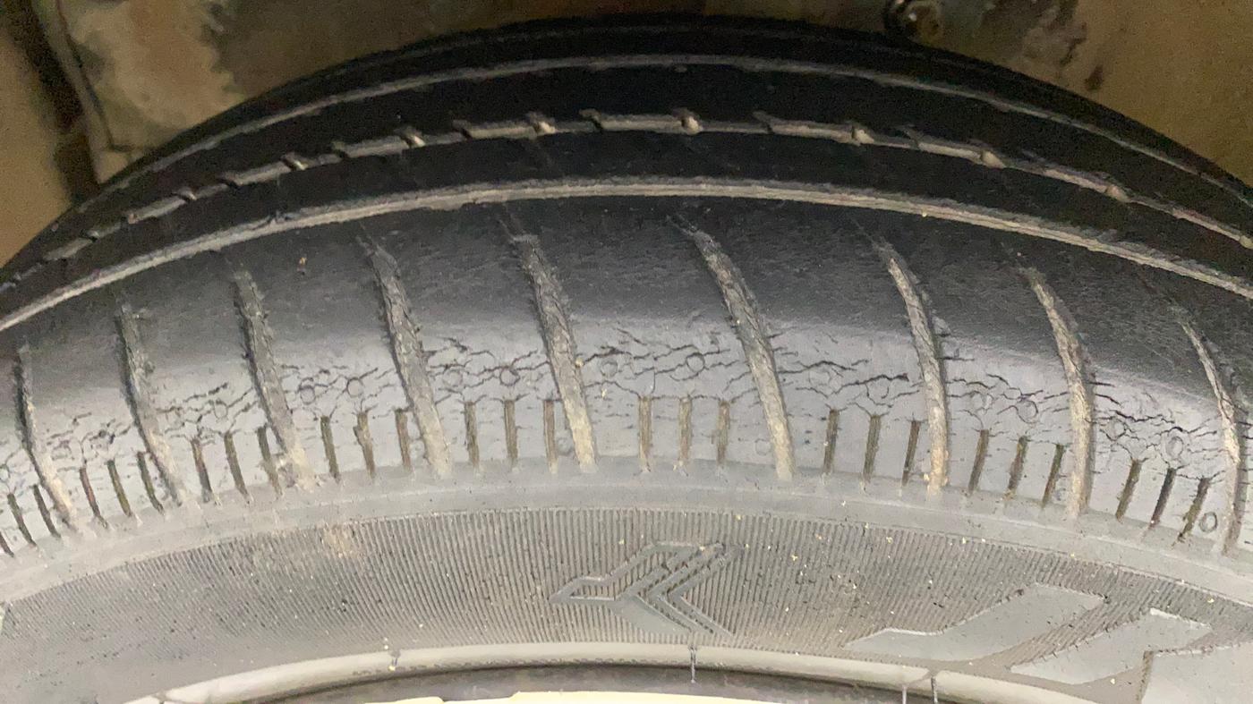 2015 Maruti Celerio ZXI AMT, Petrol, Automatic, 75,911 km, Left Front Tyre Tread