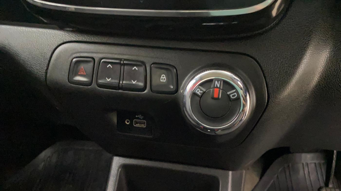2018 Renault Kwid RXT 1.0 AMT (O), Petrol, Automatic, 43,281 km, Gear Lever