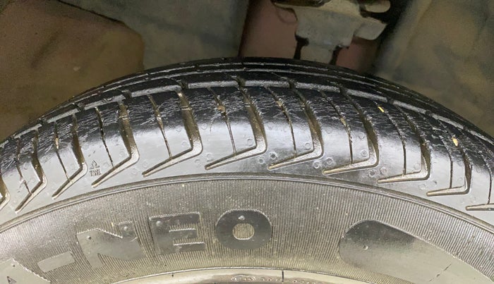 2018 Renault Kwid RXT 1.0 AMT (O), Petrol, Automatic, 43,281 km, Right Front Tyre Tread