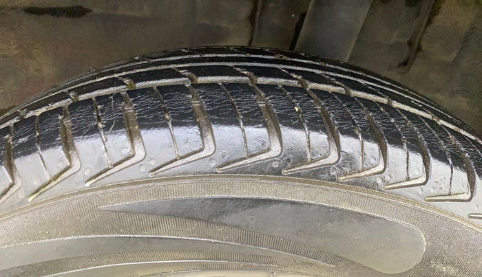 2018 Renault Kwid RXT 1.0 AMT (O), Petrol, Automatic, 43,281 km, Left Rear Tyre Tread