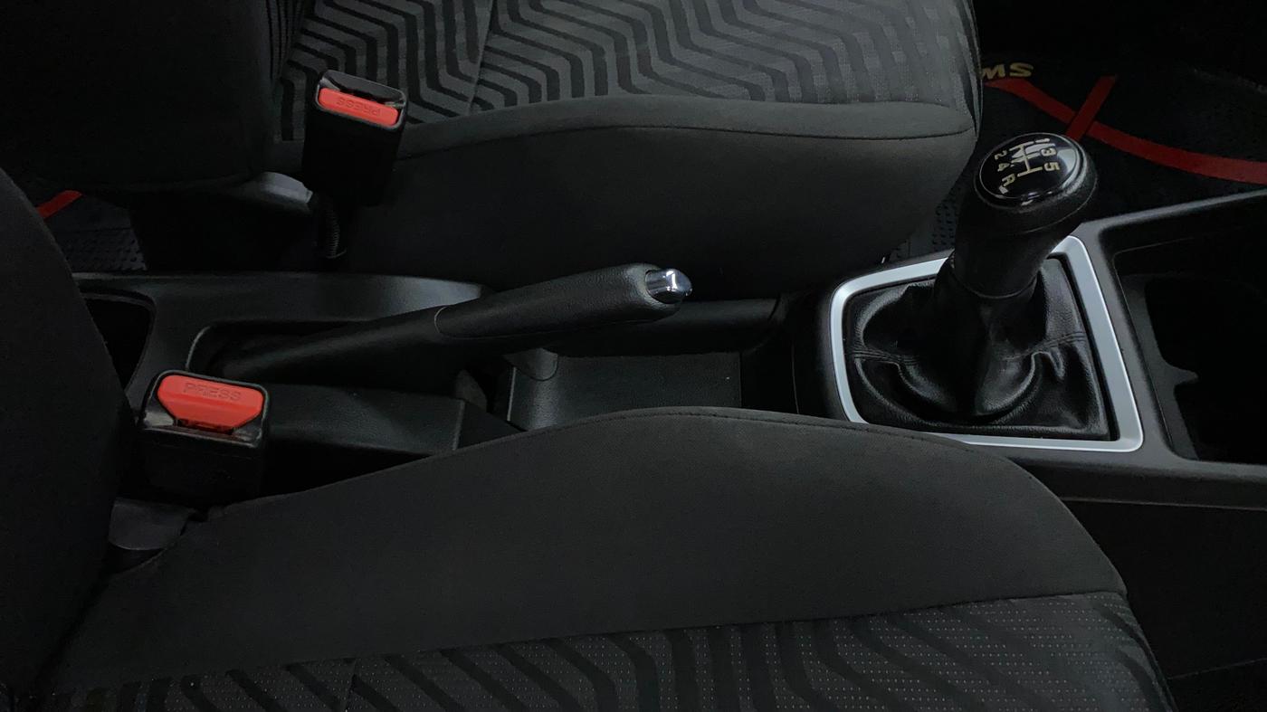 2020 Maruti Swift VXI, Petrol, Manual, 76,419 km, Gear Lever