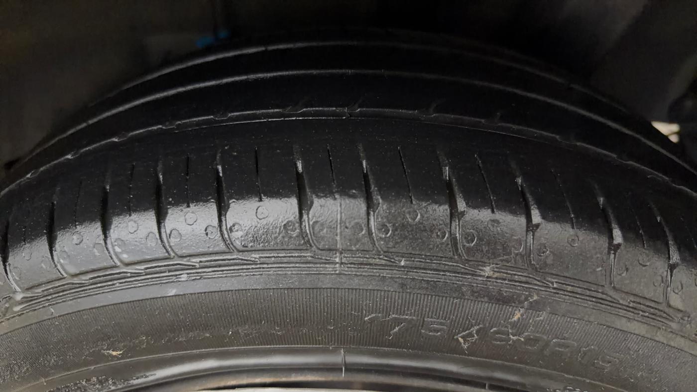 2023 Hyundai AURA SX 1.2 CNG, CNG, Manual, 42,759 km, Left Rear Tyre Tread