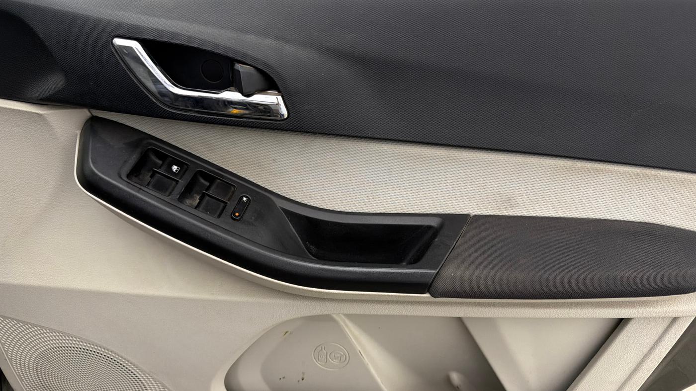 2023 Tata TIGOR XZ PLUS PETROL, Petrol, Manual, 23,847 km, Driver Side Door Panels Control