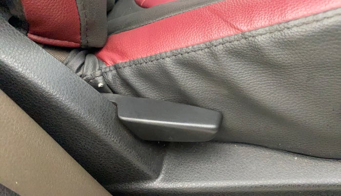 2018 Renault Duster RXS CVT, Petrol, Automatic, 42,181 km, Driver Side Adjustment Panel