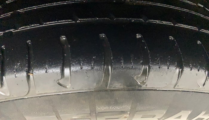 2018 Renault Duster RXS CVT, Petrol, Automatic, 42,181 km, Left Front Tyre Tread