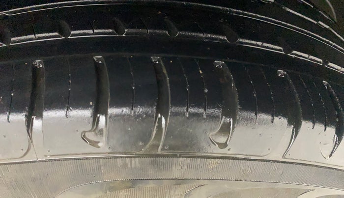 2018 Renault Duster RXS CVT, Petrol, Automatic, 42,181 km, Left Rear Tyre Tread