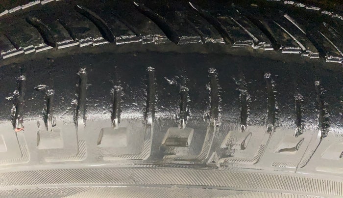 2018 Renault Duster RXS CVT, Petrol, Automatic, 42,181 km, Right Rear Tyre Tread