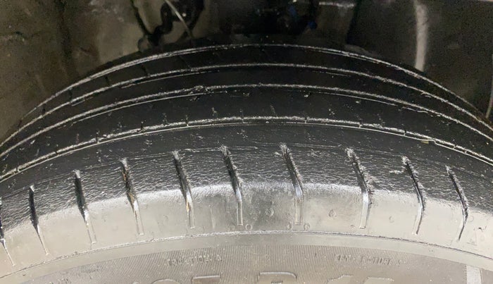 2020 Hyundai VENUE S 1.2, Petrol, Manual, 39,504 km, Right Front Tyre Tread
