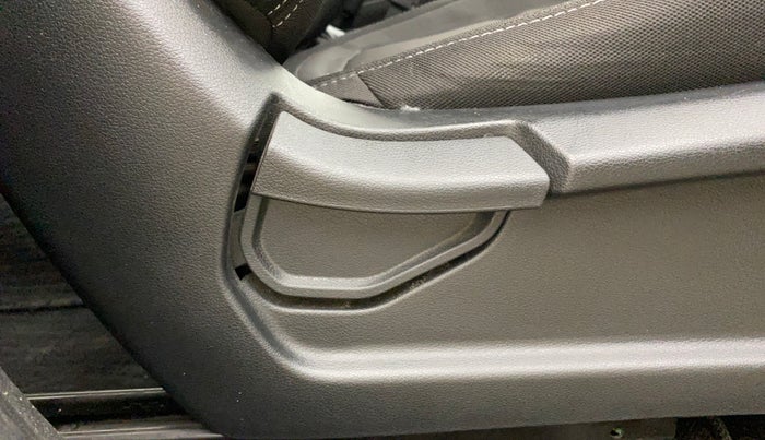 2020 Hyundai VENUE S 1.2, Petrol, Manual, 39,504 km, Driver Side Adjustment Panel