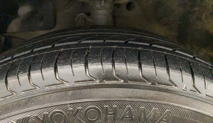 2015 Honda Brio S MT, Petrol, Manual, 98,467 km, Left Front Tyre Tread