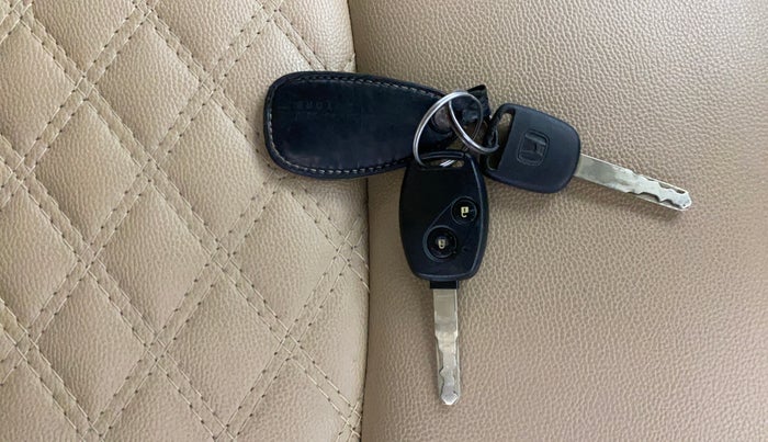 2015 Honda Brio S MT, Petrol, Manual, 98,467 km, Key Close Up