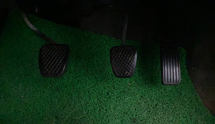 2015 Honda Brio S MT, Petrol, Manual, 98,467 km, Pedals