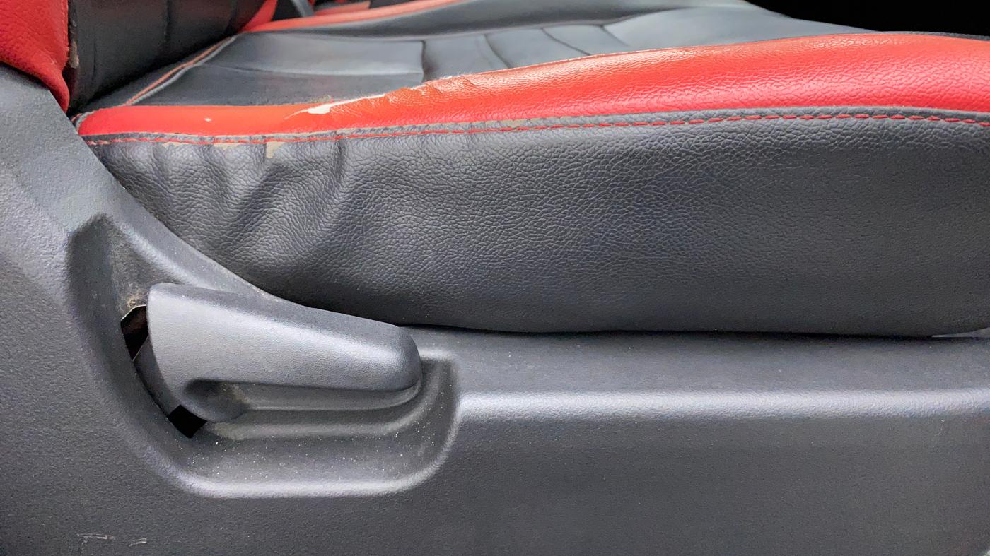 2014 Maruti Wagon R 1.0 VXI, Petrol, Manual, 61,429 km, Driver Side Adjustment Panel