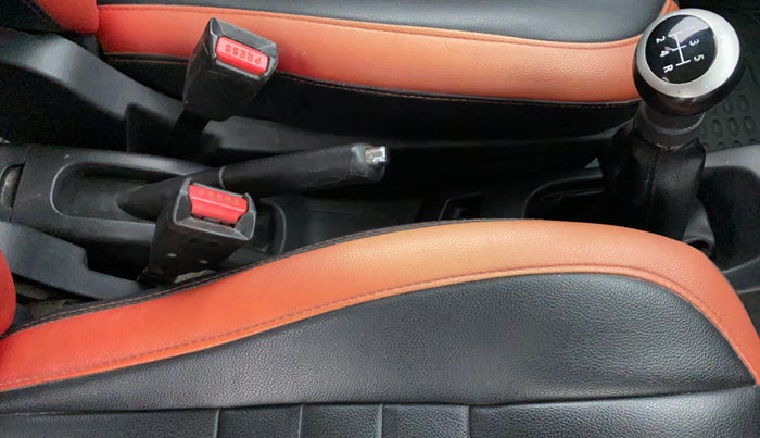 2014 Maruti Wagon R 1.0 VXI, Petrol, Manual, 61,429 km, Gear Lever