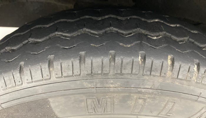 2020 Maruti Eeco 5 STR WITH AC PLUSHTR, Petrol, Manual, 26,332 km, Left Front Tyre Tread