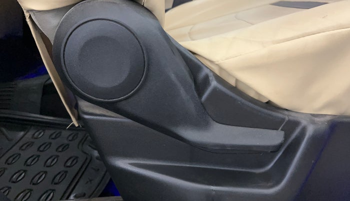 2020 Maruti New Wagon-R LXI 1.0, Petrol, Manual, 52,808 km, Driver Side Adjustment Panel