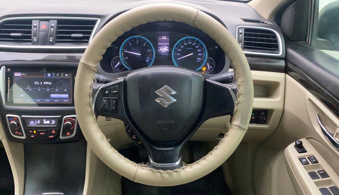 2016 Maruti Ciaz ZDI+ SHVS, Diesel, Manual, 61,173 km, Steering Wheel Close Up