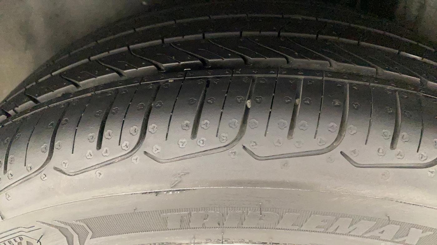 2016 Maruti Ciaz ZDI+ SHVS, Diesel, Manual, 61,173 km, Left Rear Tyre Tread