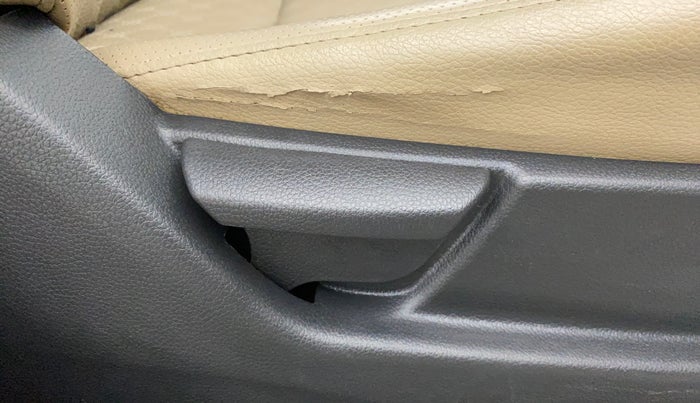 2017 Hyundai Eon MAGNA +, Petrol, Manual, 48,483 km, Driver Side Adjustment Panel