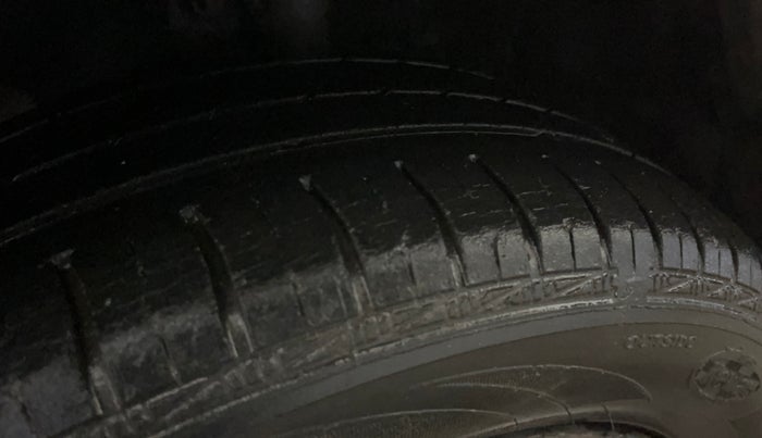 2014 Honda Amaze 1.2L I-VTEC S, Petrol, Manual, 73,748 km, Left Front Tyre Tread