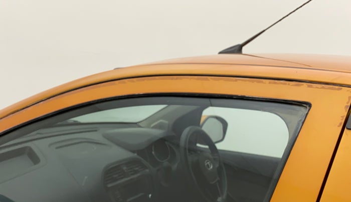 2018 Tata Tiago XTA PETROL, CNG, Automatic, 92,345 km, Front passenger door - Door visor damaged