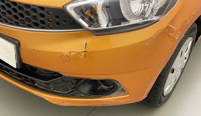 2018 Tata Tiago XTA PETROL, CNG, Automatic, 92,345 km, Front bumper - Minor scratches