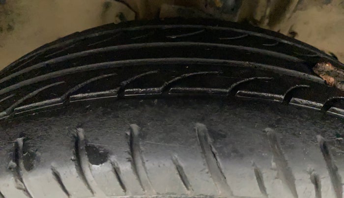2018 Tata Tiago XTA PETROL, CNG, Automatic, 92,345 km, Right Front Tyre Tread