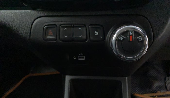 2019 Renault Kwid RXT 1.0 AMT (O), Petrol, Automatic, 21,761 km, Gear Lever