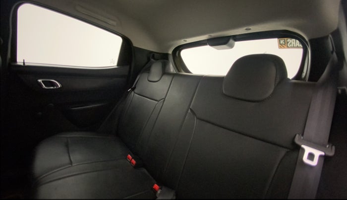 2019 Renault Kwid RXT 1.0 AMT (O), Petrol, Automatic, 21,761 km, Right Side Rear Door Cabin