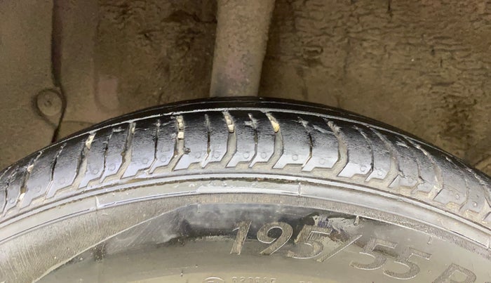 2021 Hyundai NEW I20 ASTA 1.2 AT, Petrol, Automatic, 24,758 km, Right Rear Tyre Tread