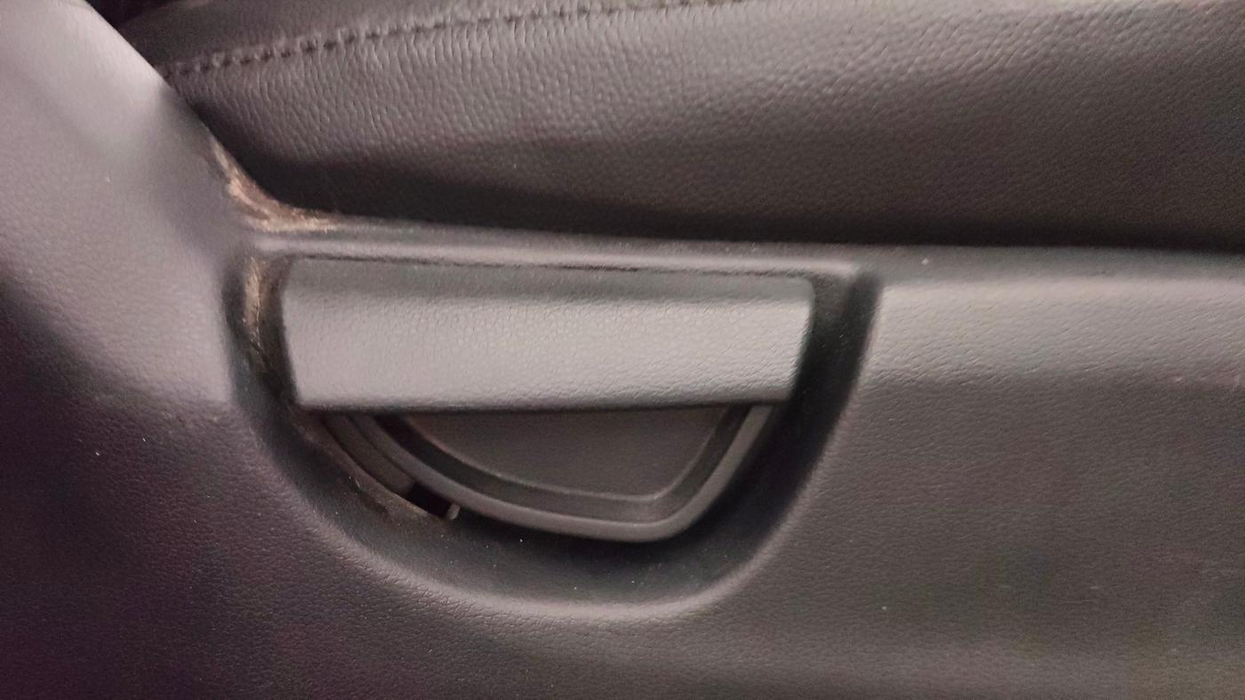 2022 Hyundai NEW SANTRO SPORTZ EXECUTIVE MT CNG, CNG, Manual, 1,29,070 km, Driver Side Adjustment Panel