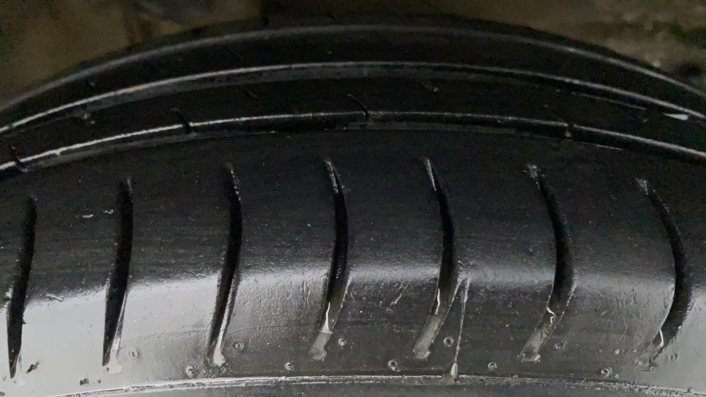2019 Maruti Alto 800 LXI CNG, CNG, Manual, 91,485 km, Right Rear Tyre Tread