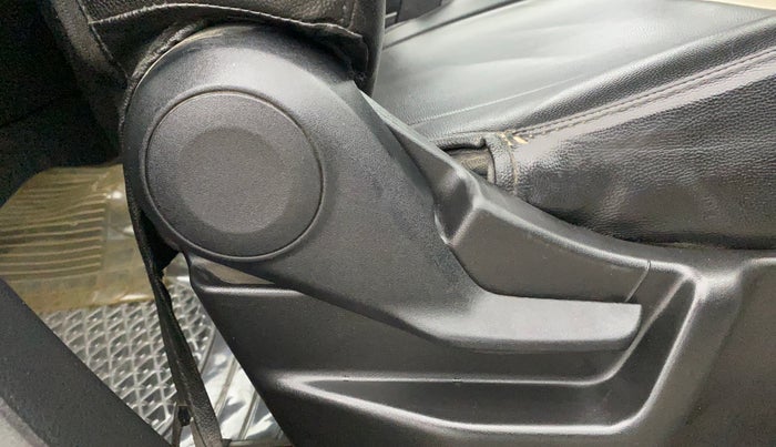 2022 Maruti New Wagon-R VXI CNG 1.0, CNG, Manual, 81,577 km, Driver Side Adjustment Panel