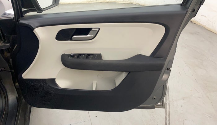 2023 Tata ALTROZ XZ PETROL, Petrol, Manual, 20,328 km, Driver Side Door Panels Control