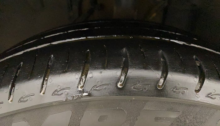 2023 Tata ALTROZ XZ PETROL, Petrol, Manual, 20,328 km, Left Front Tyre Tread