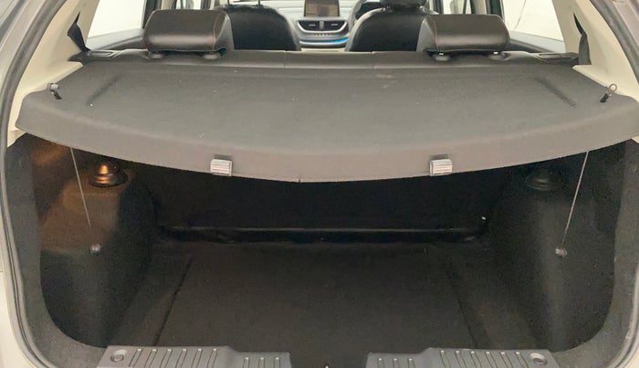 2023 Tata ALTROZ XZ PETROL, Petrol, Manual, 20,328 km, Boot Inside