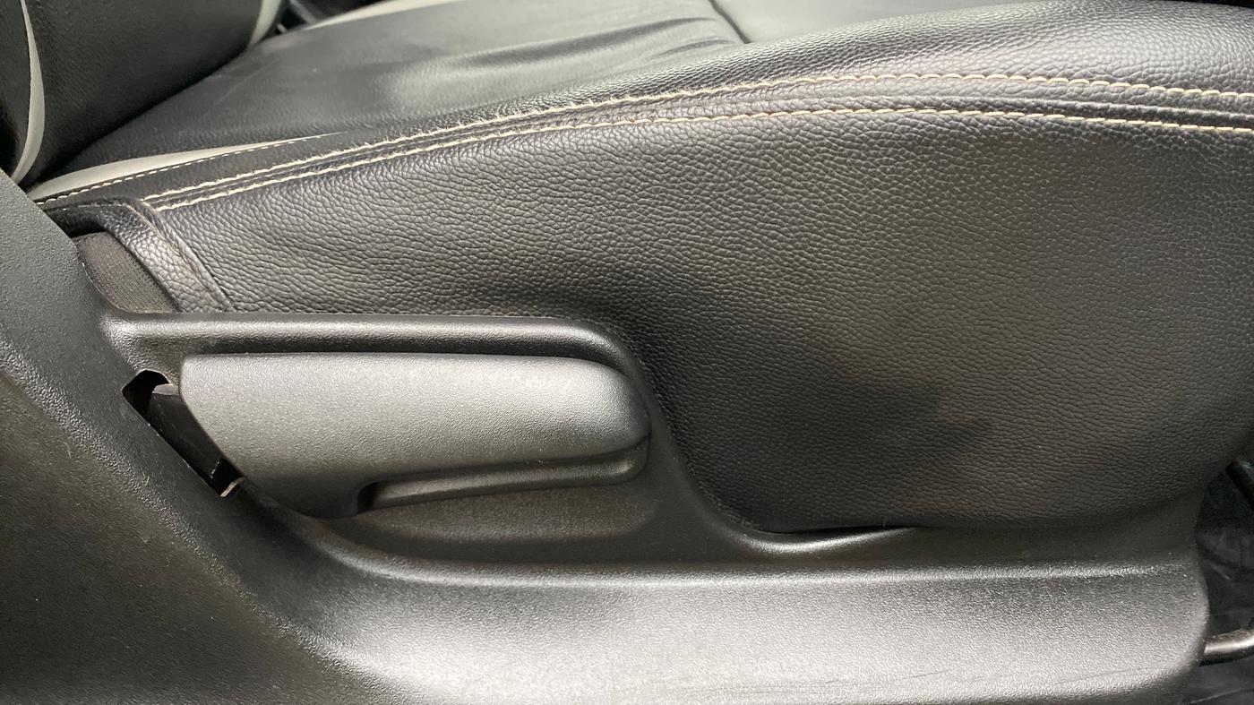 2017 Maruti Swift VXI D, Petrol, Manual, 47,182 km, Driver Side Adjustment Panel