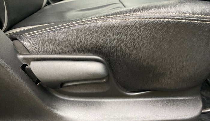 2017 Maruti Swift VXI D, Petrol, Manual, 47,182 km, Driver Side Adjustment Panel