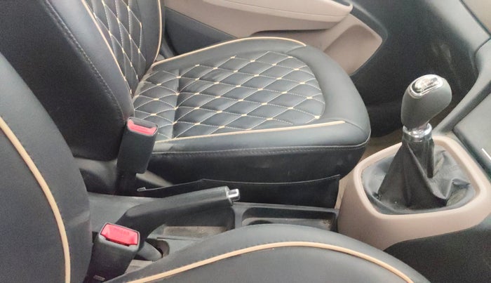 2014 Hyundai Xcent SX 1.2 (O), Petrol, Manual, 1,08,074 km, Gear Lever