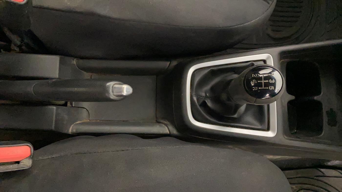 2020 Maruti Swift VXI, Petrol, Manual, 1,71,052 km, Gear Lever