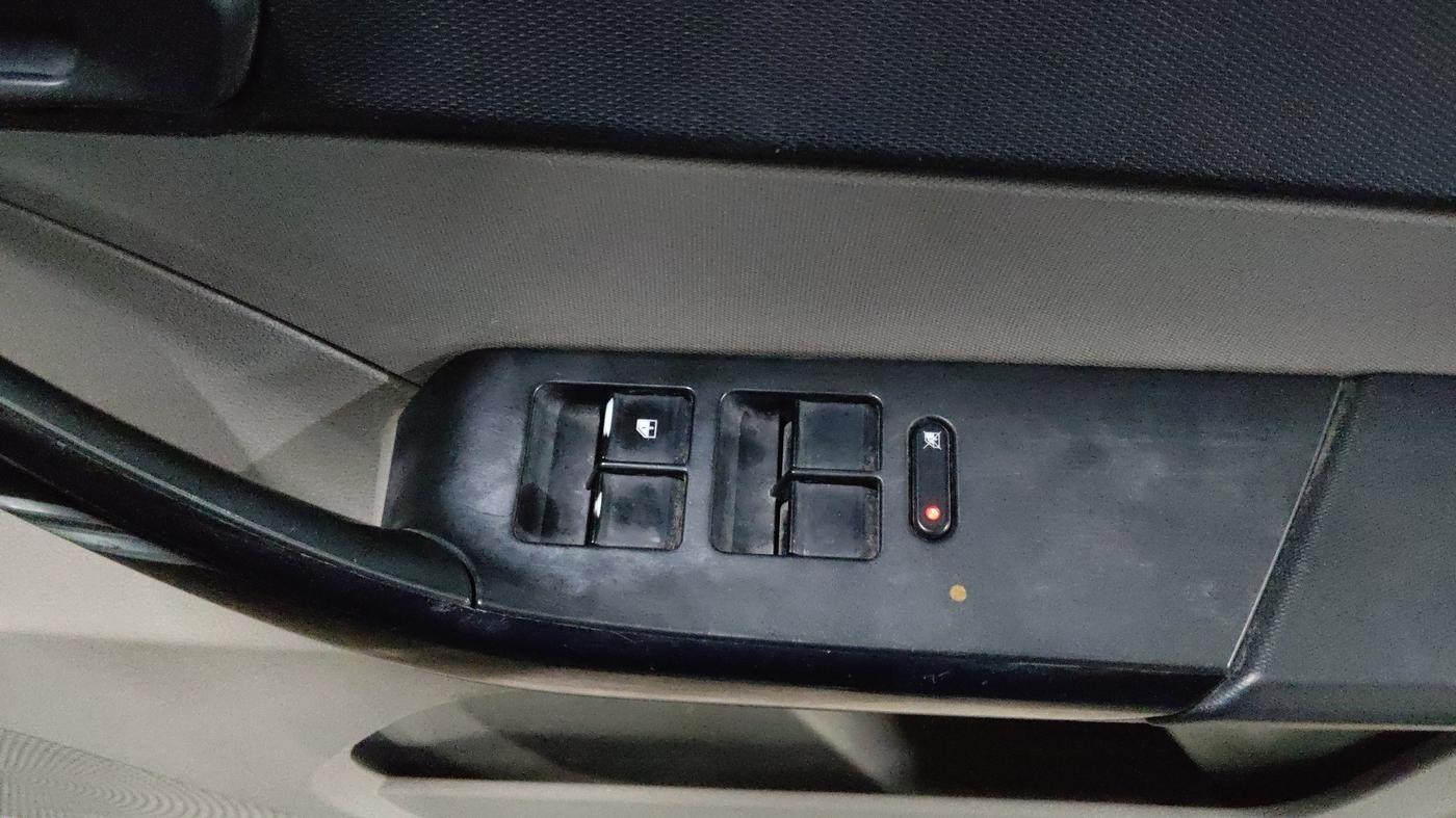 2018 Tata Tiago XM PETROL, Petrol, Manual, 70,355 km, Driver Side Adjustment Panel