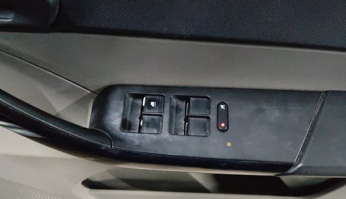 2018 Tata Tiago XM PETROL, Petrol, Manual, 70,355 km, Driver Side Adjustment Panel