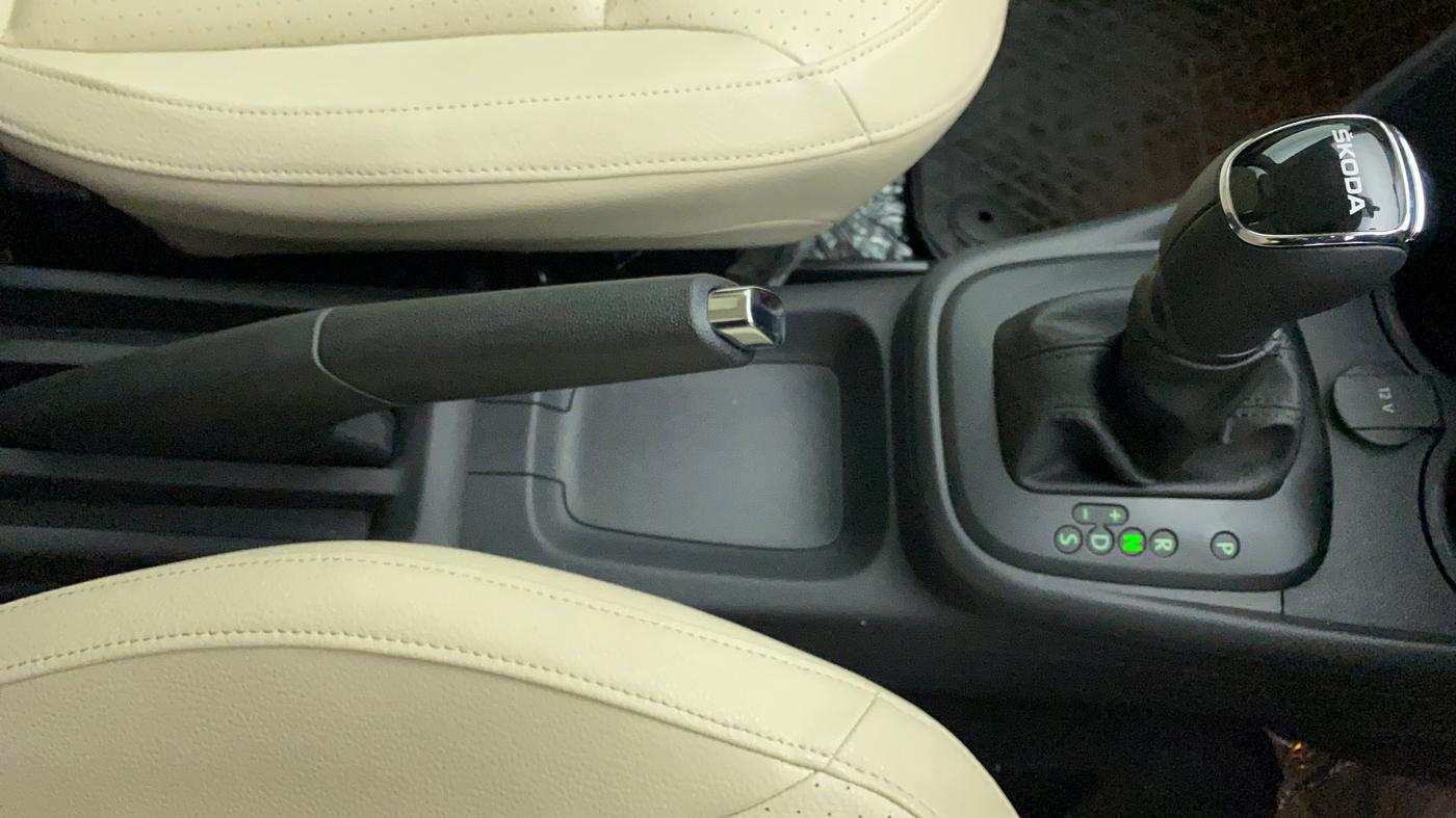 2021 Skoda Rapid STYLE 1.0 AT, Petrol, Automatic, 7,572 km, Gear Lever