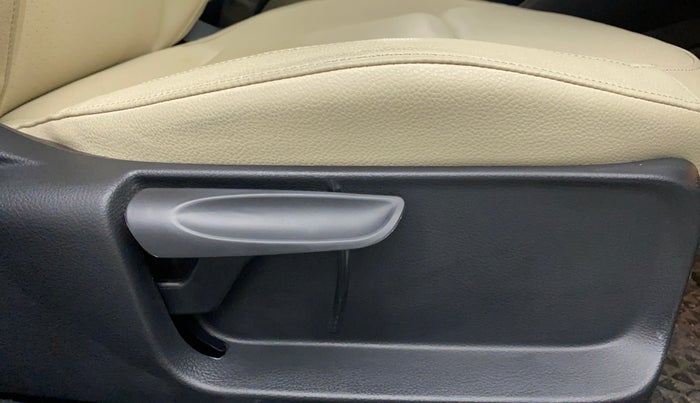 2021 Skoda Rapid STYLE 1.0 AT, Petrol, Automatic, 7,572 km, Driver Side Adjustment Panel