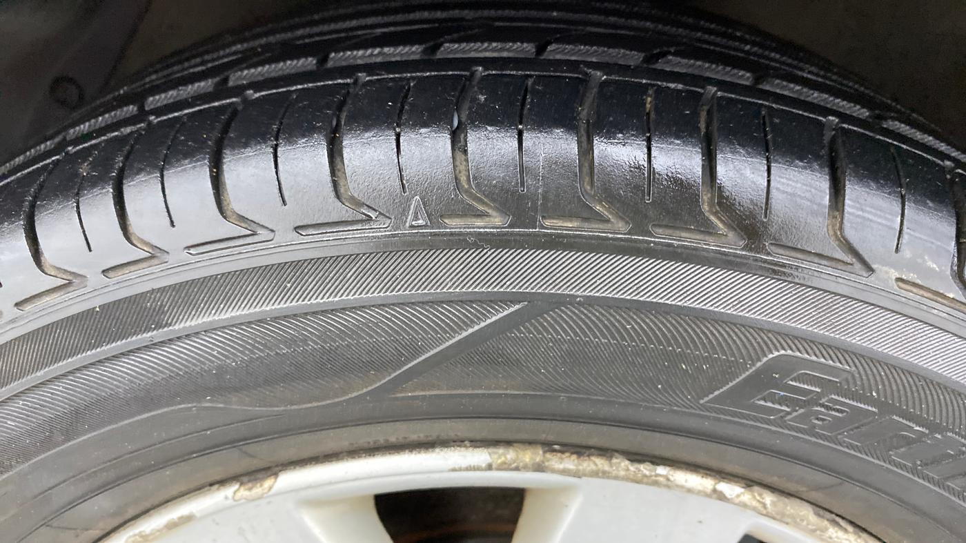 2013 Hyundai i20 SPORTZ 1.2 VTVT, Petrol, Manual, 84,555 km, Left Front Tyre Tread